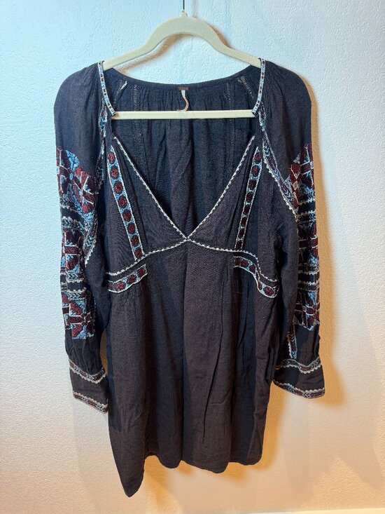 Free People Tops - Free People Embroidered Peasant Top Large Charcoal Boho